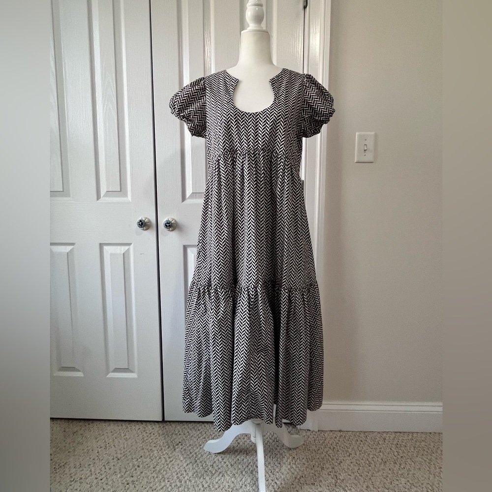 Never a wallflower Black and White Zigzag Midi Dress